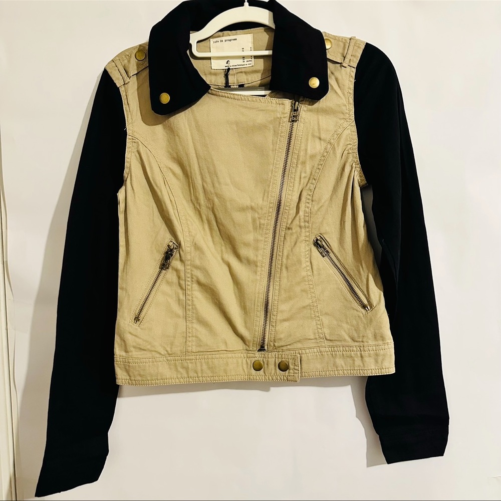 F21 | Jacket | Taupe and Black - Picture 1 of 5